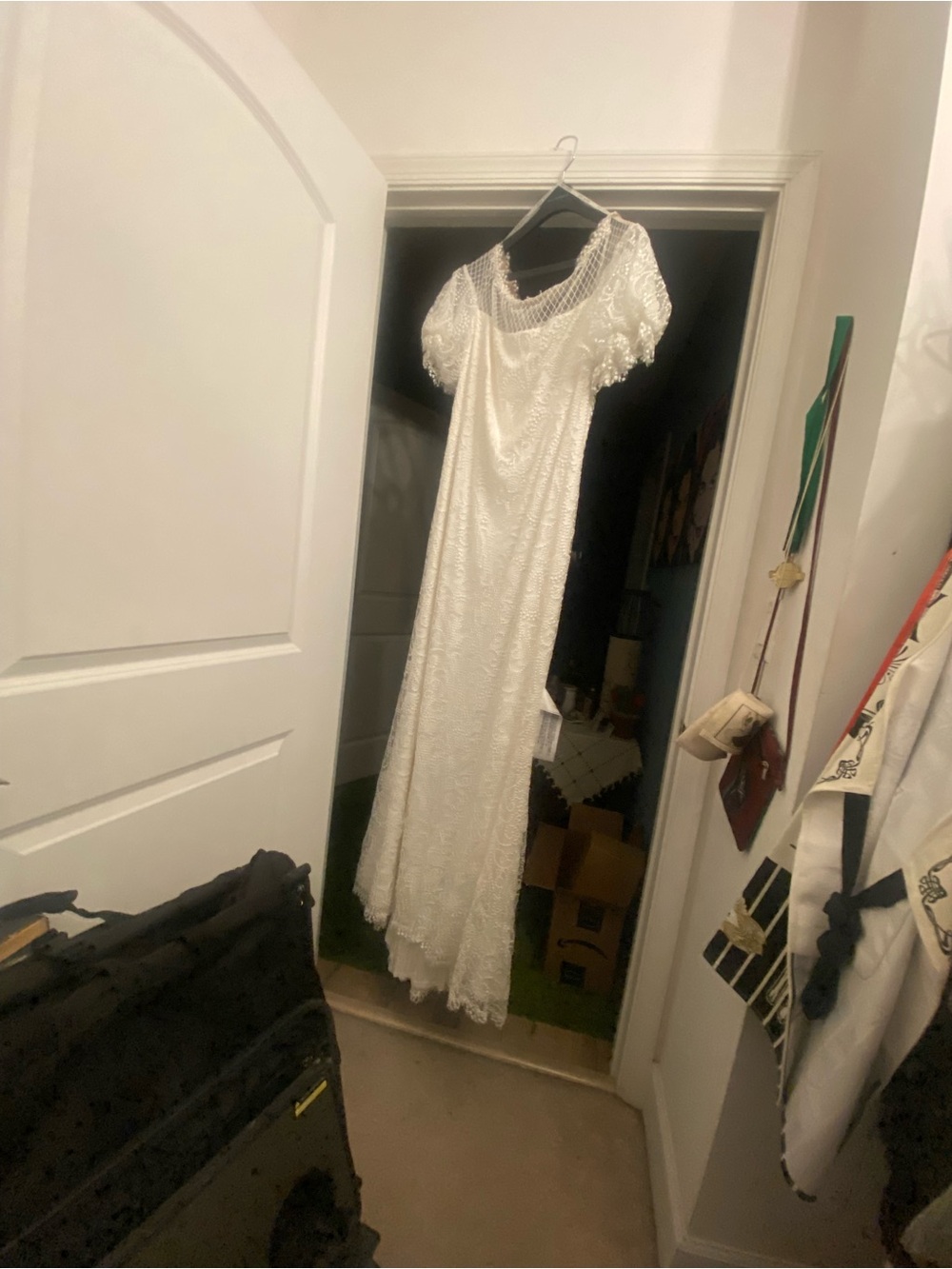 Tadashi Shoji Ivory Lace Wedding Dress - Picture 5 of 7